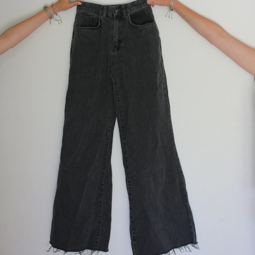 black ragged jeans